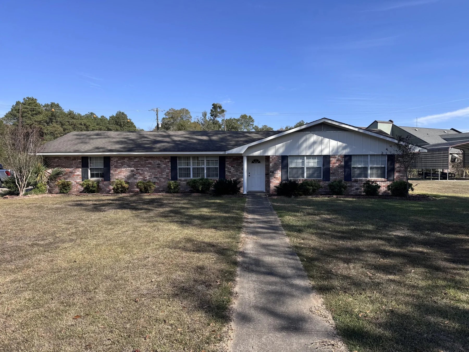 Front exterior of 1324 Terry Lane