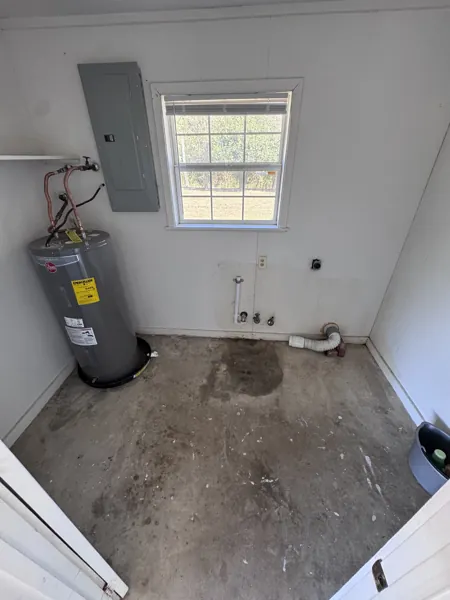Laundry hookups and water heater